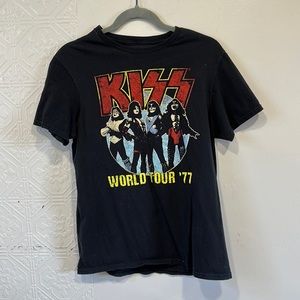 Black KISS shirt